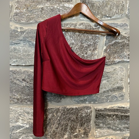 NWT Windsor 2-Pieces: Red Burgundy Wine One Sleeve Crop Top & Asymmetrical Skirt - Picture 8 of 14